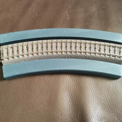 Thanh đỡ ray Märklin H0 R1-30° (dạng module - 1 chi tiết)