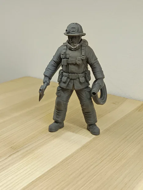 Mô hình lính cứu hỏa (Firefighter Miniature) sắc nét cho người yêu in 3D - Image 2