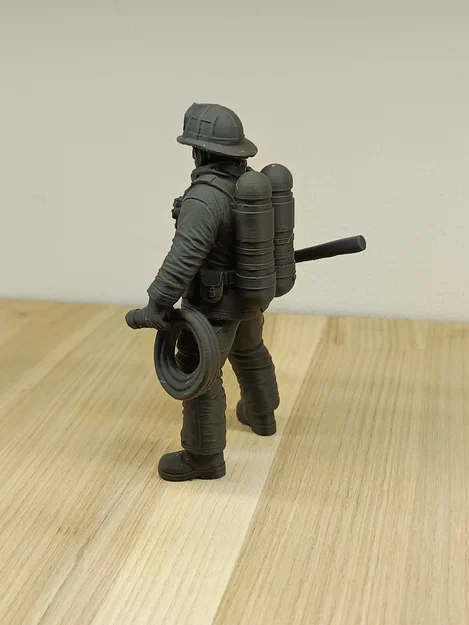Mô hình lính cứu hỏa (Firefighter Miniature) sắc nét cho người yêu in 3D - Image 4