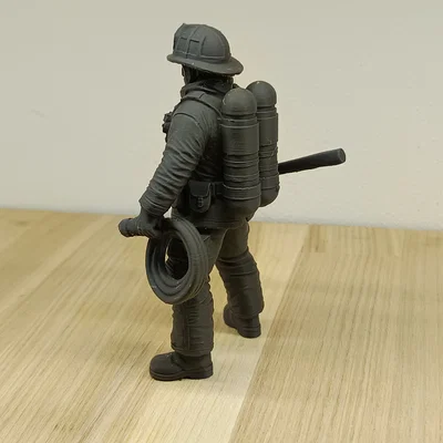 Mô hình lính cứu hỏa (Firefighter Miniature) sắc nét cho người yêu in 3D