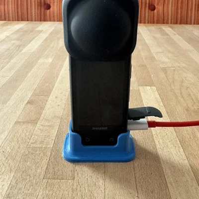 Đế giữ Insta360 X5