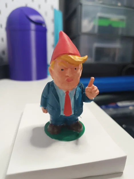 Tượng chú lùn Trump (Garden Gnome Trump) trang trí sân vườn siêu chất - Image 1