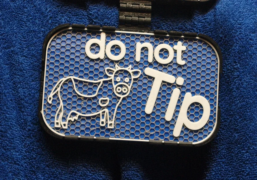 Bảng hiệu "Do Not Tip" hình chú bò - Image 1