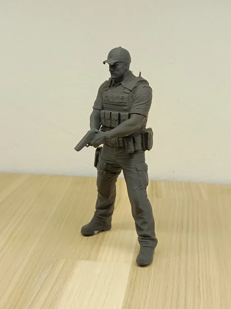 Mô hình nhân vật cảnh sát (Police Officer) sắc nét cho in 3D - Image 2