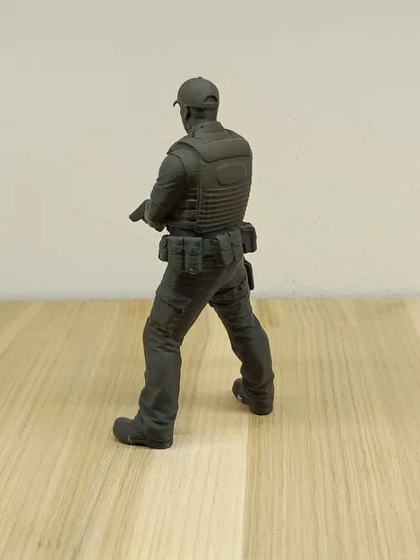Mô hình nhân vật cảnh sát (Police Officer) sắc nét cho in 3D - Image 3