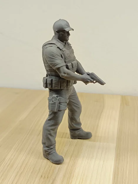 Mô hình nhân vật cảnh sát (Police Officer) sắc nét cho in 3D - Image 4