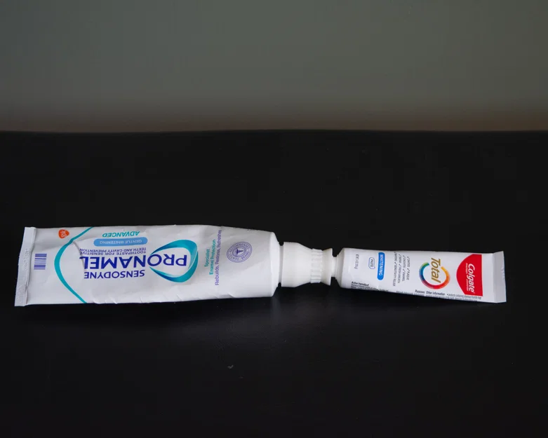 Đầu Chuyển Đổi Chiết Kem Đánh Răng - Tuýp Sensodyne & Colgate Mini - Image 1