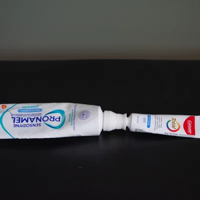 Đầu Chuyển Đổi Chiết Kem Đánh Răng - Tuýp Sensodyne & Colgate Mini