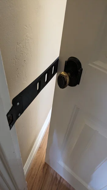 Chốt cửa thông minh cho mèo Cat Door Latch - Giải pháp ngăn cún cưng hiệu quả - Image 1