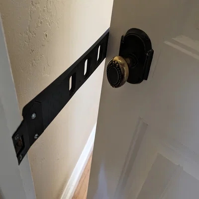 Chốt cửa thông minh cho mèo Cat Door Latch - Giải pháp ngăn cún cưng hiệu quả