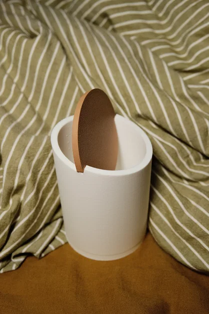 Thùng rác mini để bàn tối giản (Minimal Desk Trash Can) - Image 5