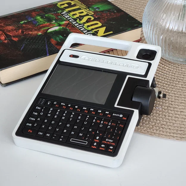 Cyberdore 2064 Cyberdeck – Cyberdeck retro-futuristic dùng Raspberry Pi Zero - Image 1
