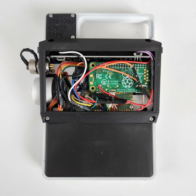 Cyberdore 2064 Cyberdeck – Cyberdeck retro-futuristic dùng Raspberry Pi Zero - Image 5