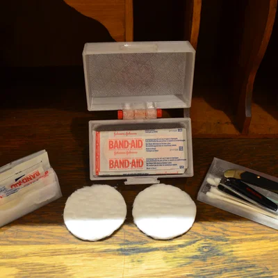 Mini First Aid Kit – Bộ sơ cứu mini nhỏ gọn dễ in