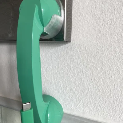 Giá treo điện thoại Pop Phone 3D - Giải pháp treo tường tiện lợi