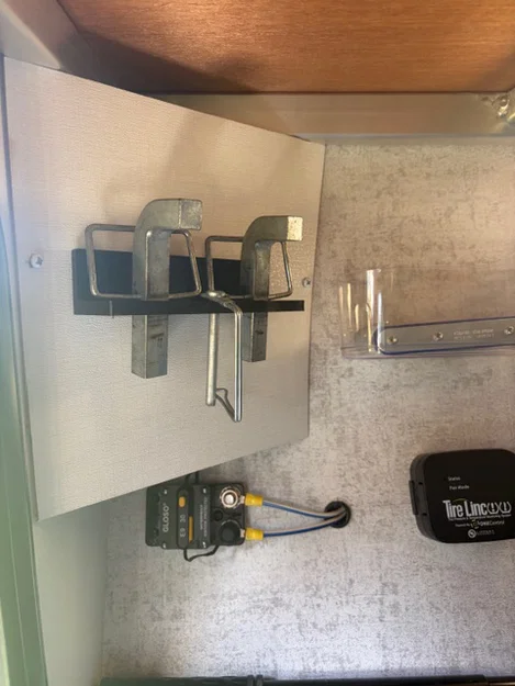 Giá treo tường cho chốt kéo RV Equalizer - Image 2