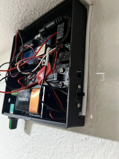 Hộp đựng Arduino kích thước lớn có ngăn chứa pin 9V - Image 2
