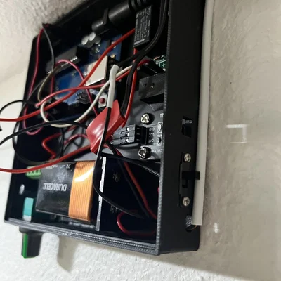 Hộp đựng Arduino kích thước lớn có ngăn chứa pin 9V