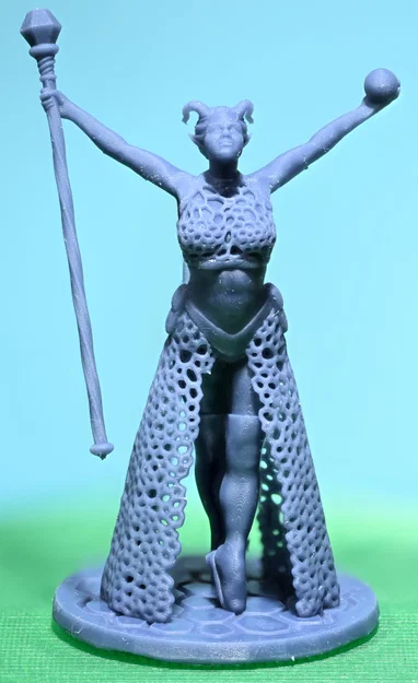 Mô hình nữ pháp sư Tiefling trang phục lưới cho Dungeons & Dragons - Image 6