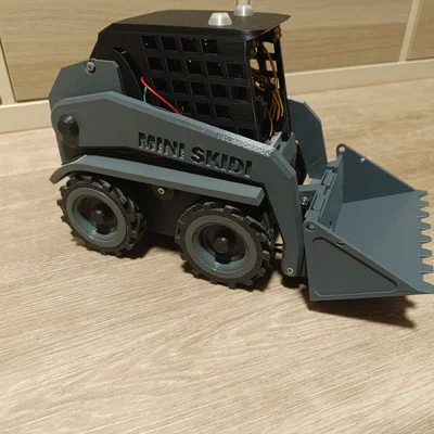 MINI SKIDI / BOBÍK V2 - Máy xúc RC điều khiển qua điện thoại