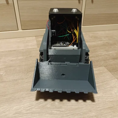 MINI SKIDI / BOBÍK V2 - Máy xúc RC điều khiển qua điện thoại