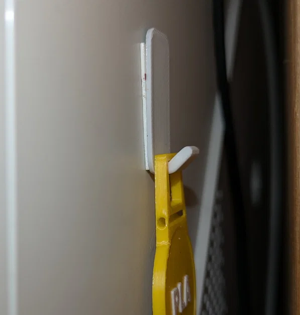 Móc treo thẻ NFC nhỏ gọn, tiện lợi cho không gian làm việc - Image 1