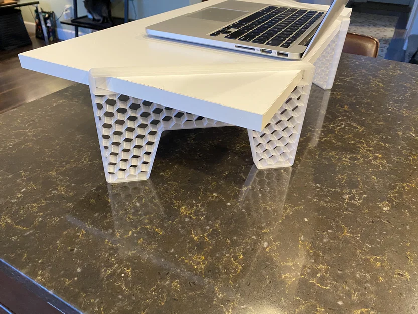 Kệ Nâng Laptop (Laptop Riser aka Laptop Stand) - Image 1