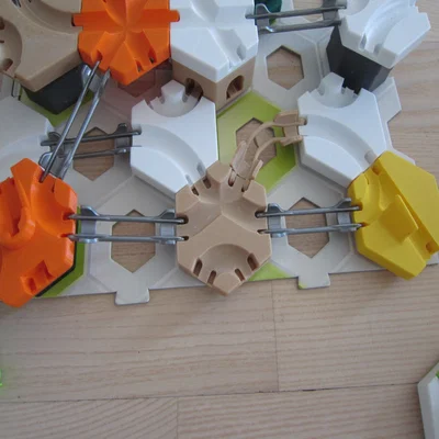 Kreuzung Kurven – Plate đường cong cắt chéo