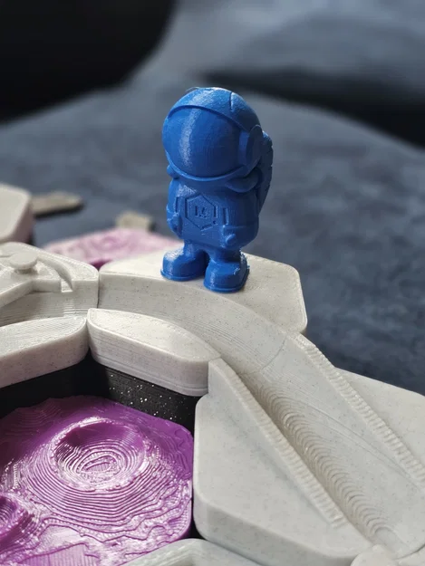 Mô hình Phi hành gia (Astronaut) cho bộ trò chơi Gravitrax Junior - Image 1