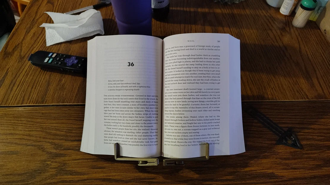 Giá Kẹp Sách Rảnh Tay (Hands-Free Book Holder REMIX) – Góc 60° - Image 1