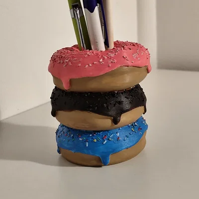 Khay Cắm Bút Hình Bánh Donut Xếp Chồng (Stacked Donuts Pen/Pencil Holder)