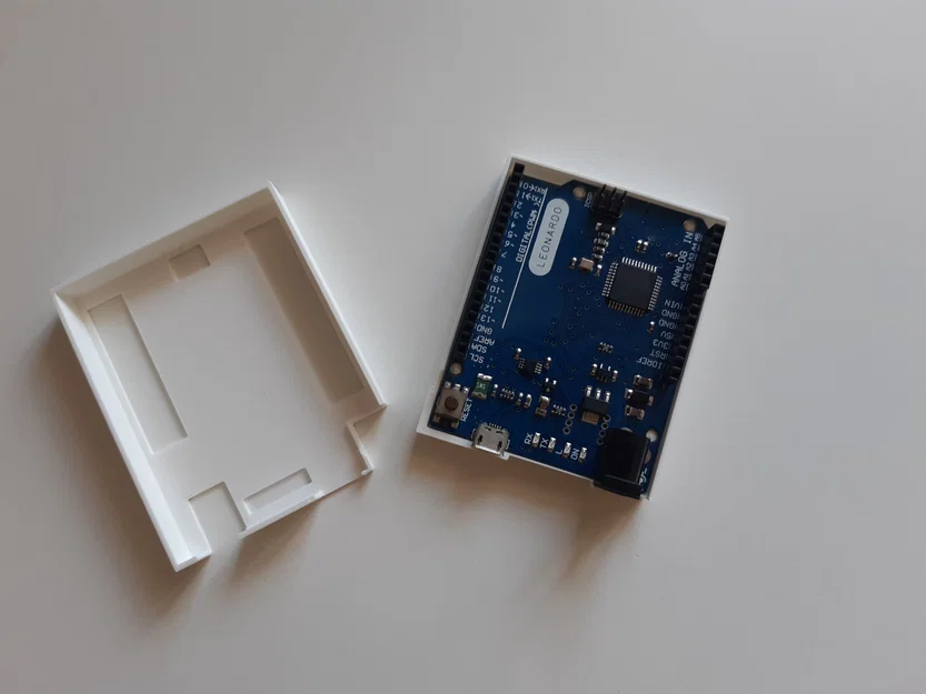 Vỏ bảo vệ Arduino Leonardo thiết kế thông minh, không cần ốc vít - Image 3