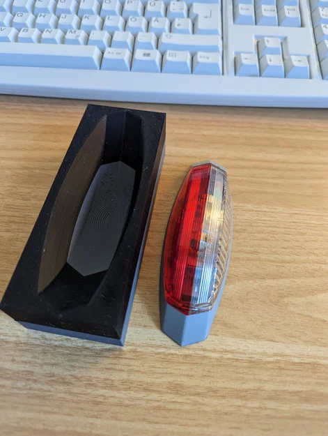 Giá đỡ thanh mái Wigo cho caravan LMC Style 530 E - Image 3