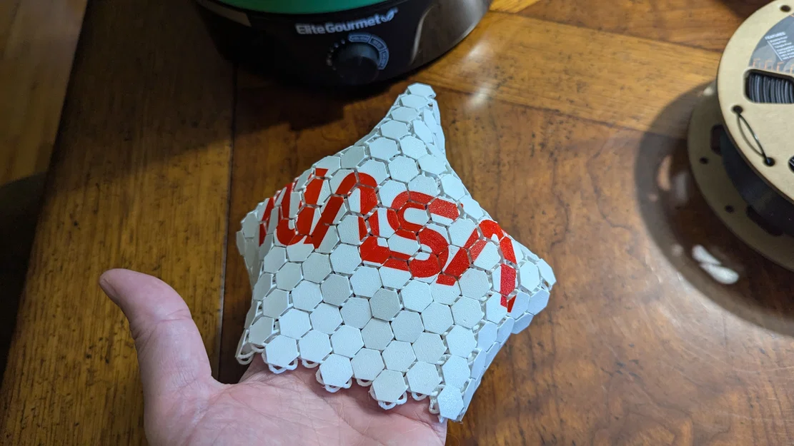 Vải chainmail dẻo NASA kèm Worm Logo - Image 1
