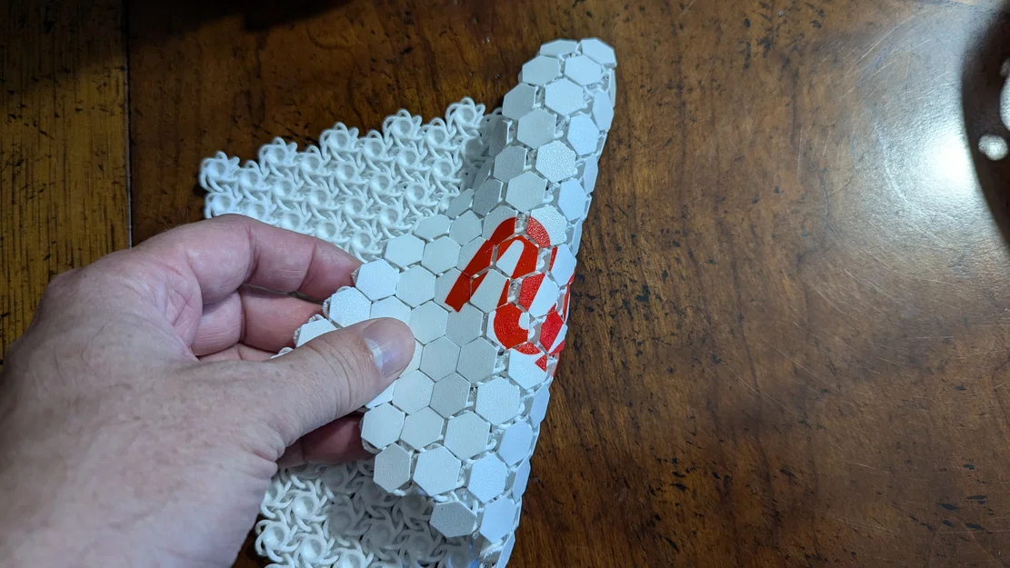 Vải chainmail dẻo NASA kèm Worm Logo - Image 2