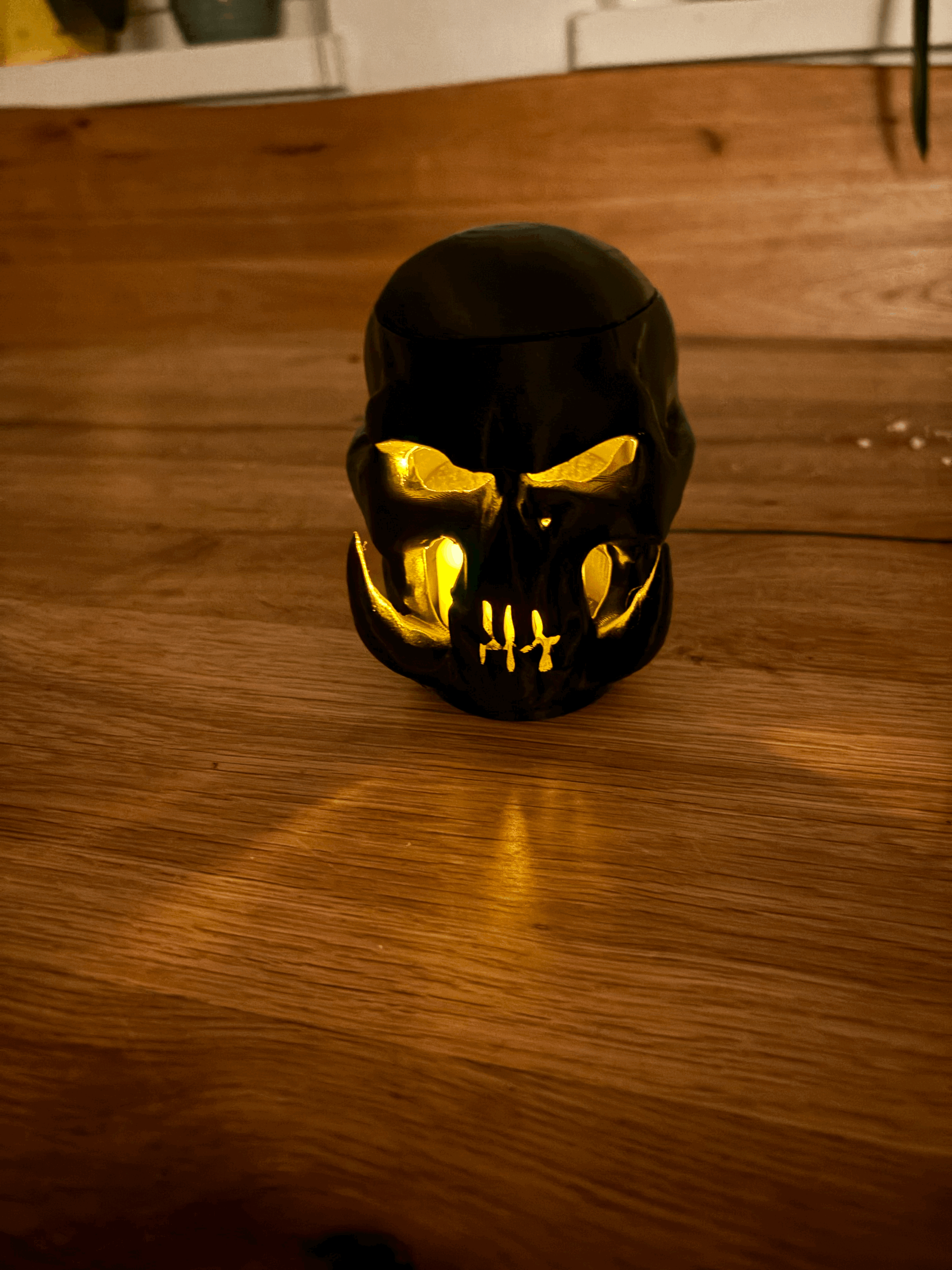 Đèn sọ Orc (Orc Skull Lamp / Ork Schädel Lampe) - Image 3
