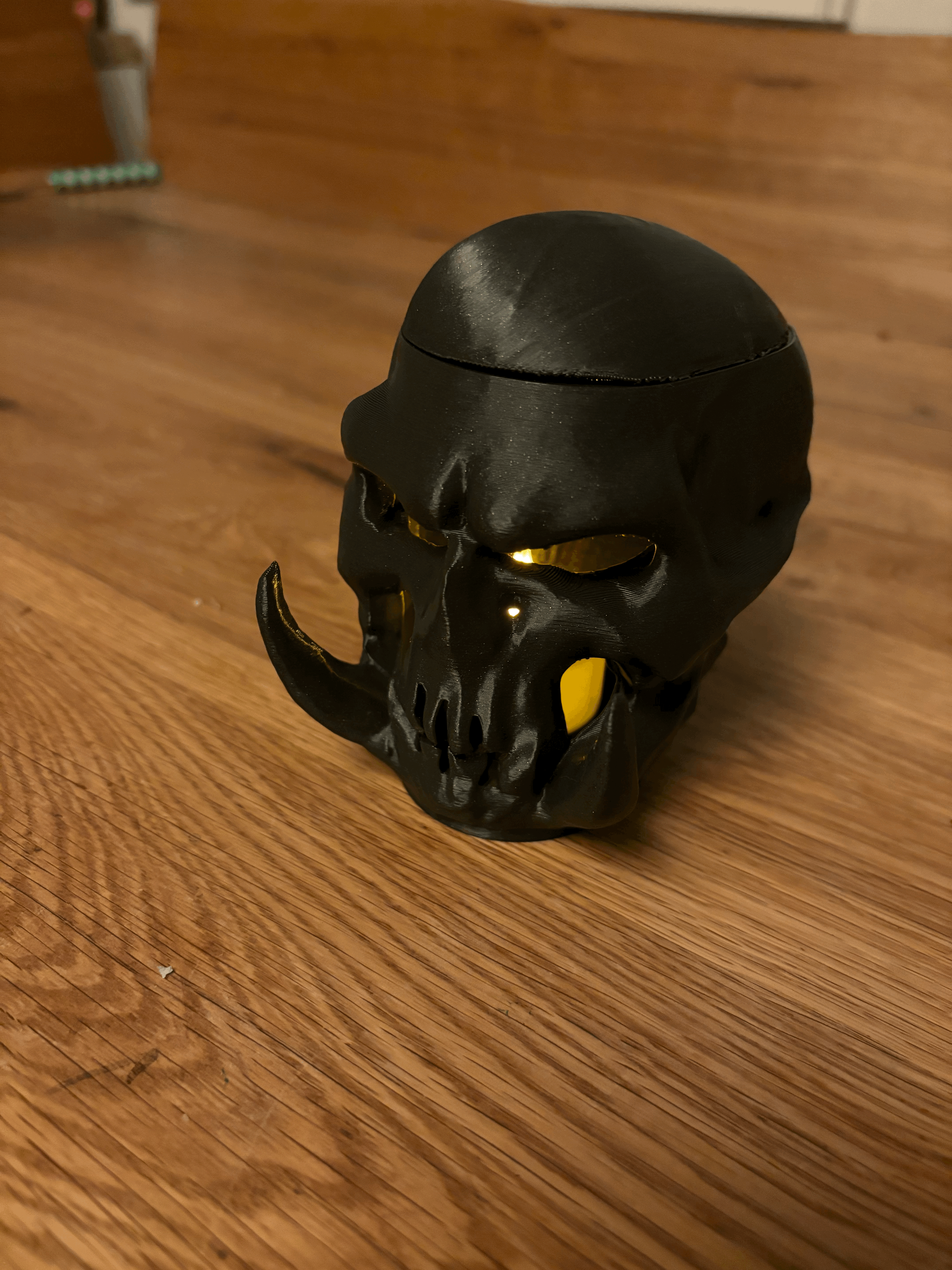 Đèn sọ Orc (Orc Skull Lamp / Ork Schädel Lampe) - Image 7