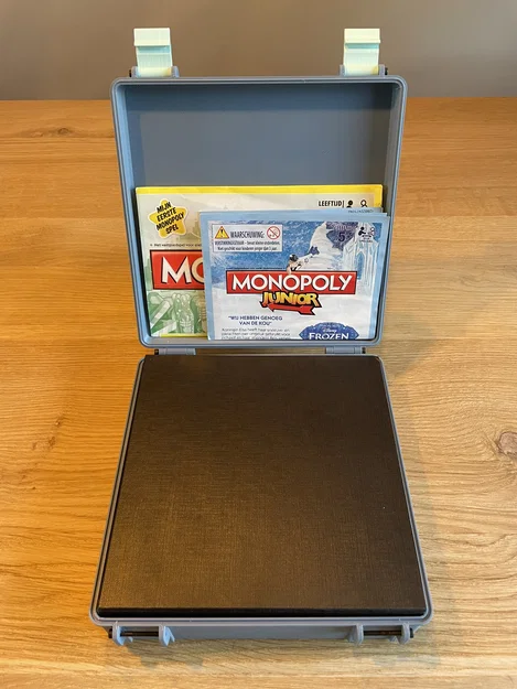 Hộp Monopoly Junior - Image 3