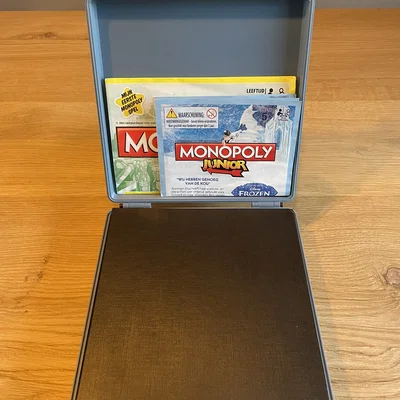 Hộp Monopoly Junior