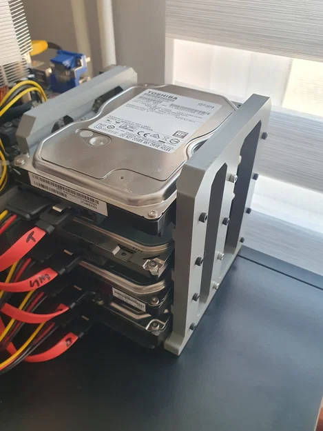 Tháp gắn 4 ổ cứng 3.5" (3.5" HDD Tower) - Image 1