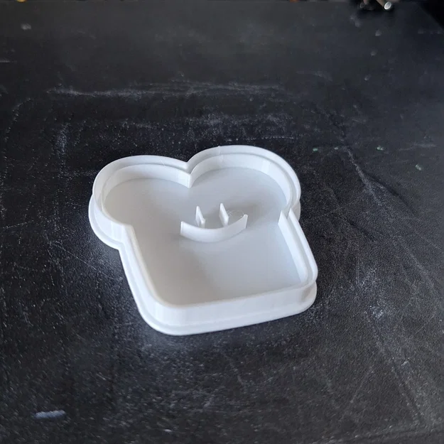 Khuôn cắt bánh quy hình Toast (Toast Cookie Cutter) - Image 3