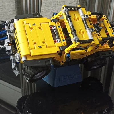 Chân đế trưng bày xe LEGO Technic nghiêng 45 độ