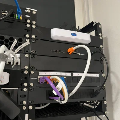 Giá rack 10-inch gắn Raspberry Pi Compute Module 4 IO Board