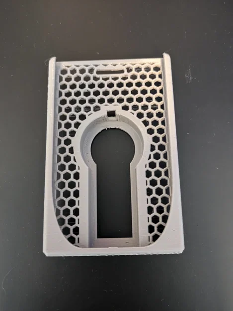 Giá đỡ thẻ nhân viên kèm RSA token thiết kế tổ ong độc đáo - Image 3