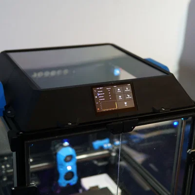 Tophat Voron 2.4 tích hợp màn hình cảm ứng (integrated touchscreen)