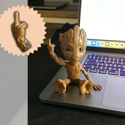 Chậu cây Baby Groot giơ ngón giữa (Middle Finger) V2
