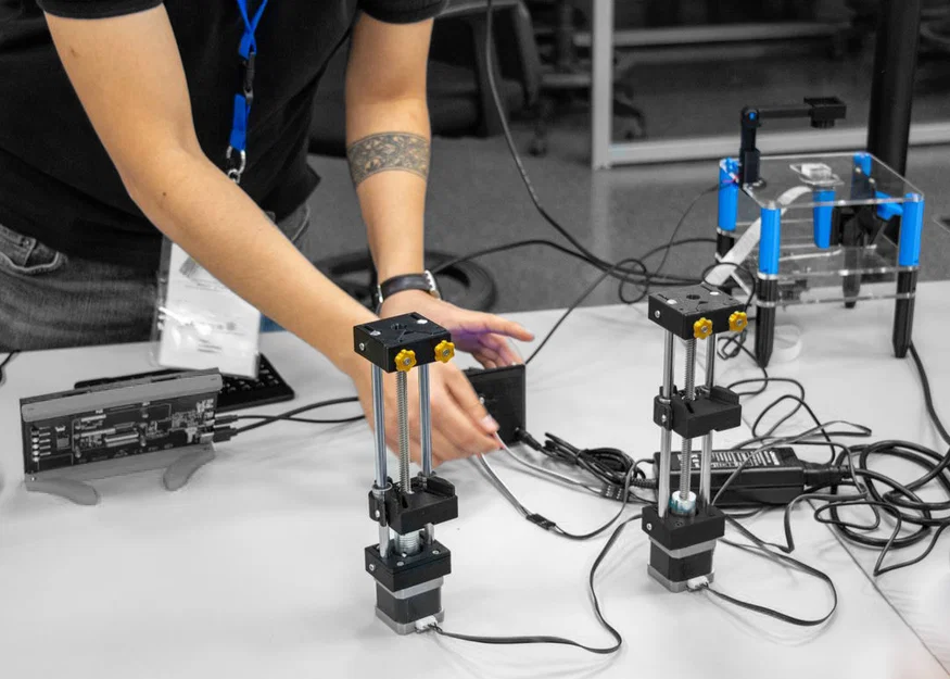 Bơm xi-lanh mã nguồn mở (Open-Source Syringe Pumps) - Image 2