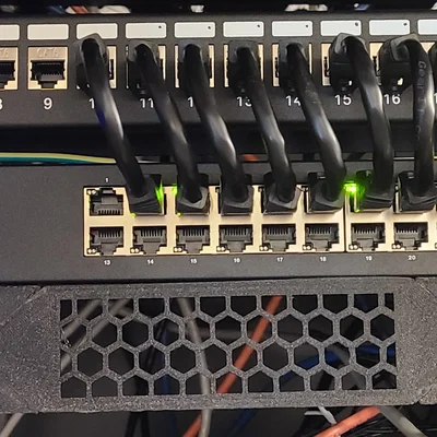 Tấm che tủ rack server 19" 1U (Hexagon)