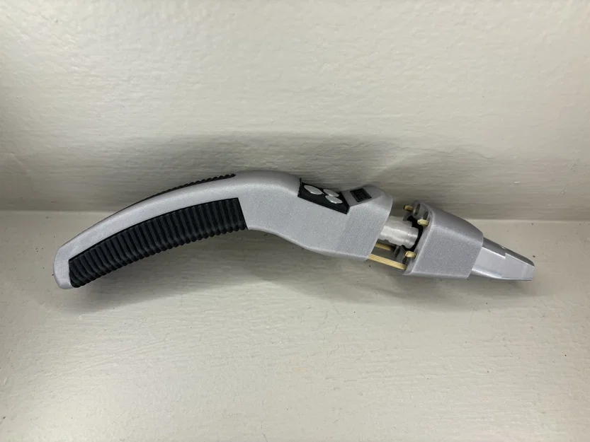 Star Trek: Nemesis Dolphin Phaser V2 - Image 3