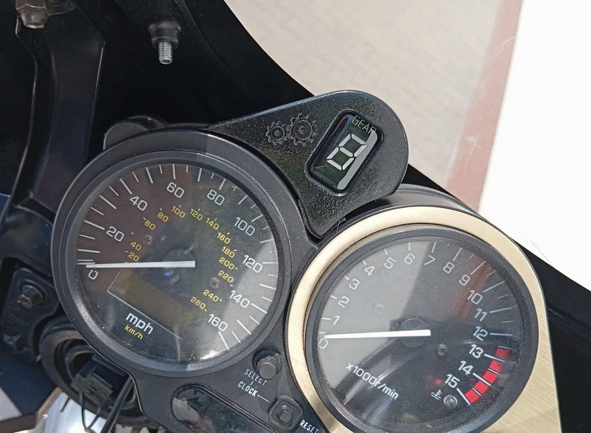 Vỏ gắn đồng hồ báo số (Gear Indicator) cho Yamaha FZS 600 Fazer - Image 2